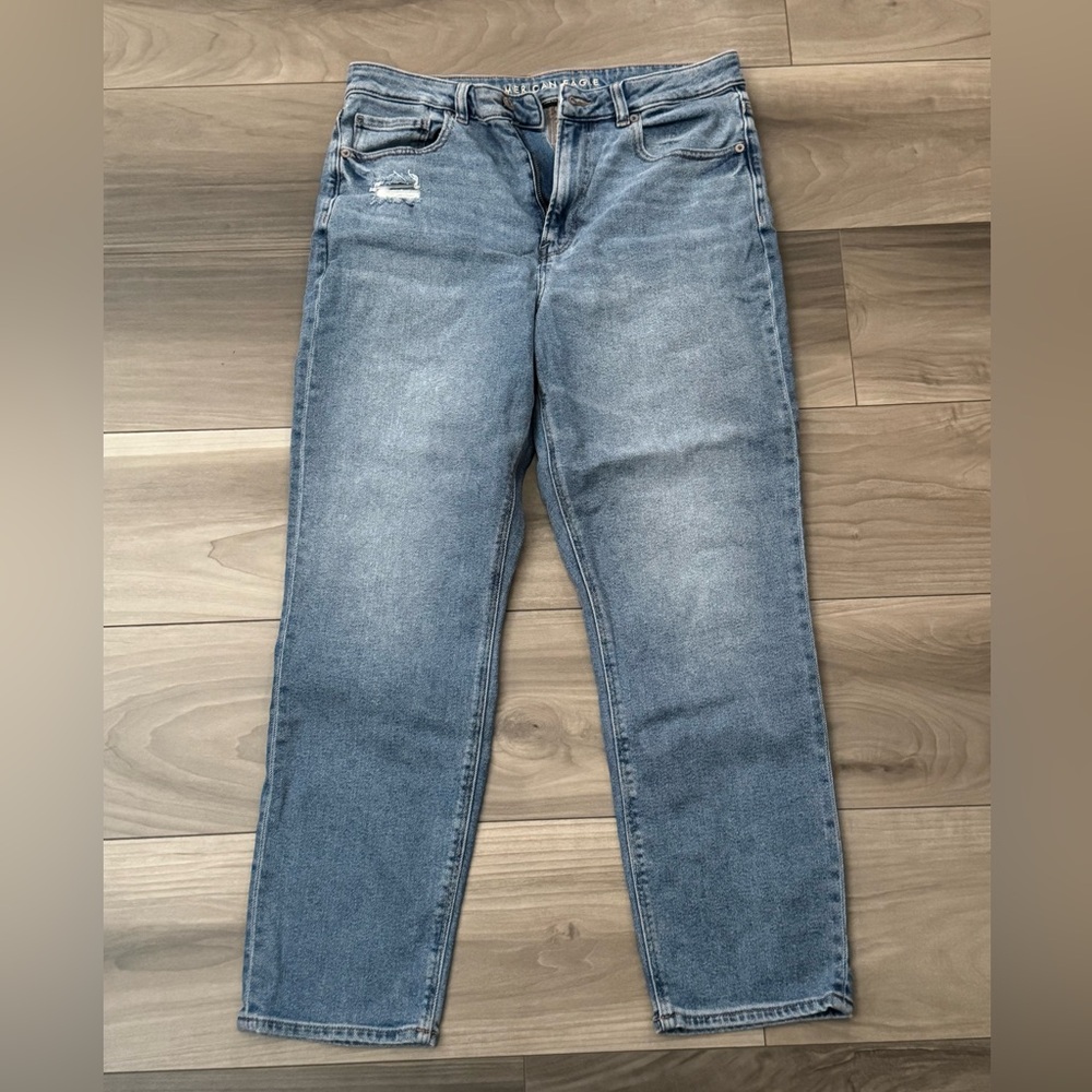 American Eagle Outfitters Light Blue Relaxed Mom Jeans